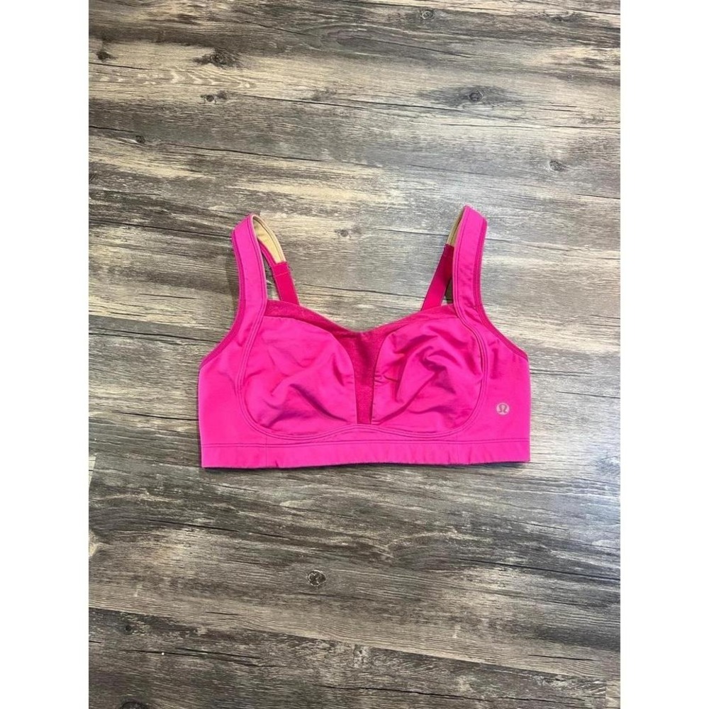 Lululemon‎ Ta Ta Tamer Sports Bra Size 32C Bright Pink